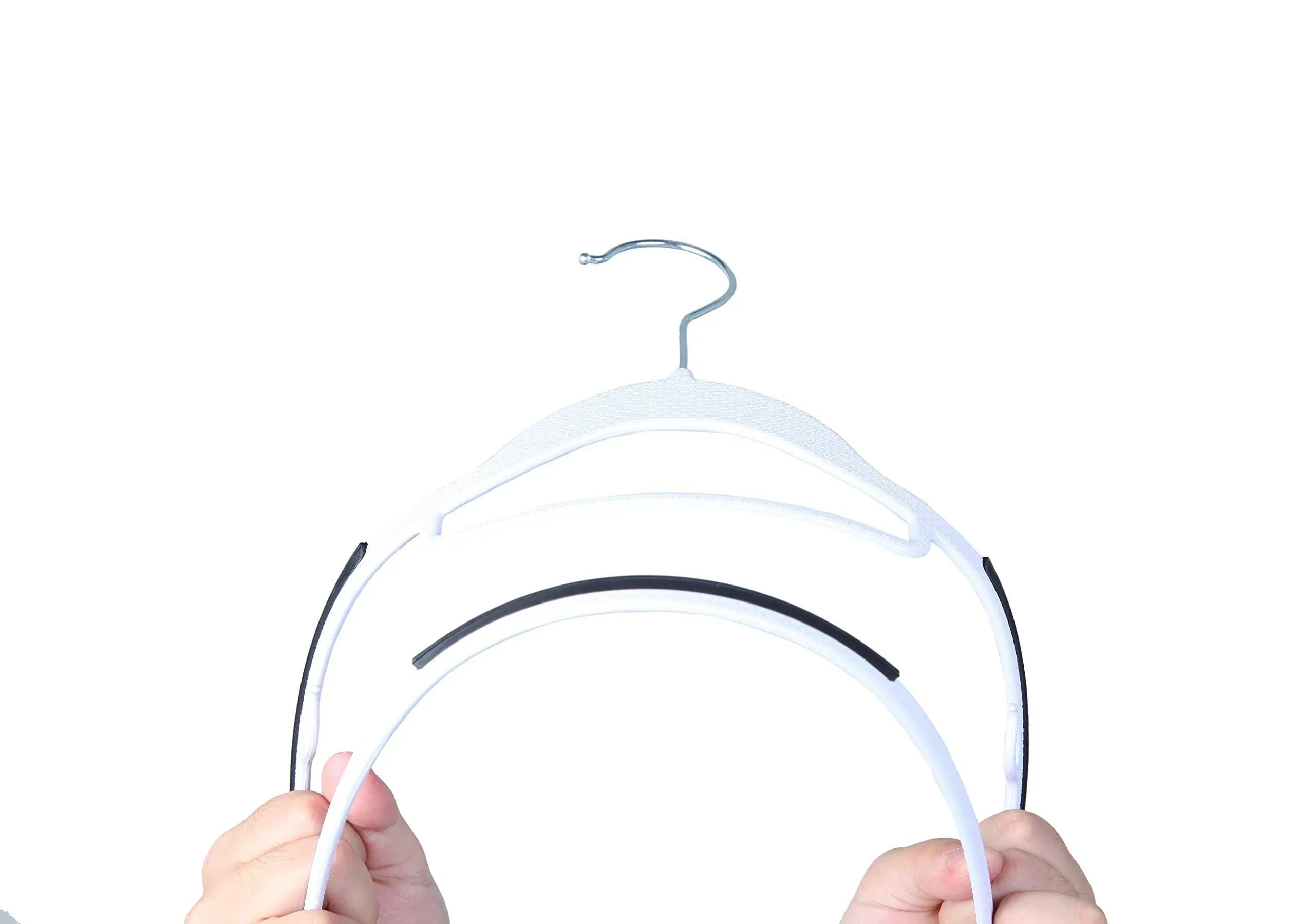 Finnhomy Heavy Duty 50 Pack Plastic Hangers, Durable Clothes Hangers with Non-Slip Pads, Space Saving Organizer for Bedroom Closet, Great for Shirts, Pants, White